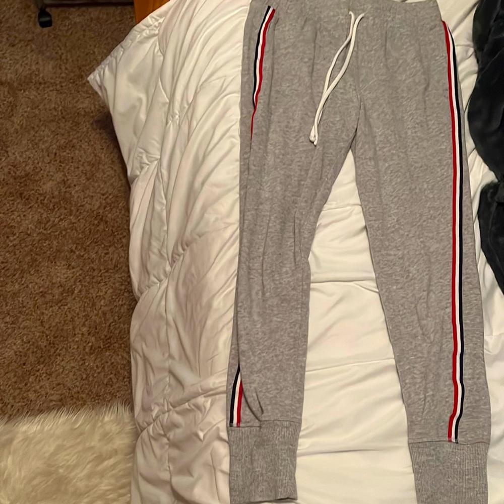 gray sweatpants.